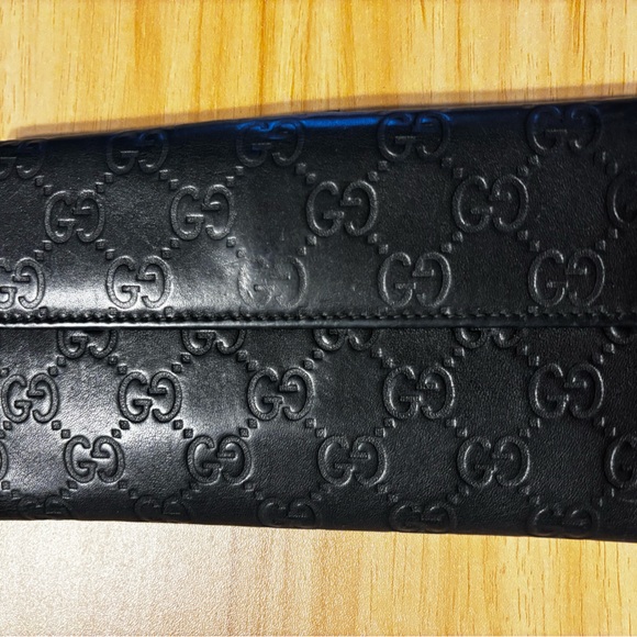 Gucci Black Embossed Monogram Wallet (Authentic) - Picture 2 of 12